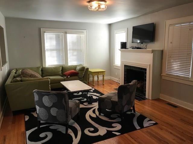 906 Rush Dr - Photo 3 of 12