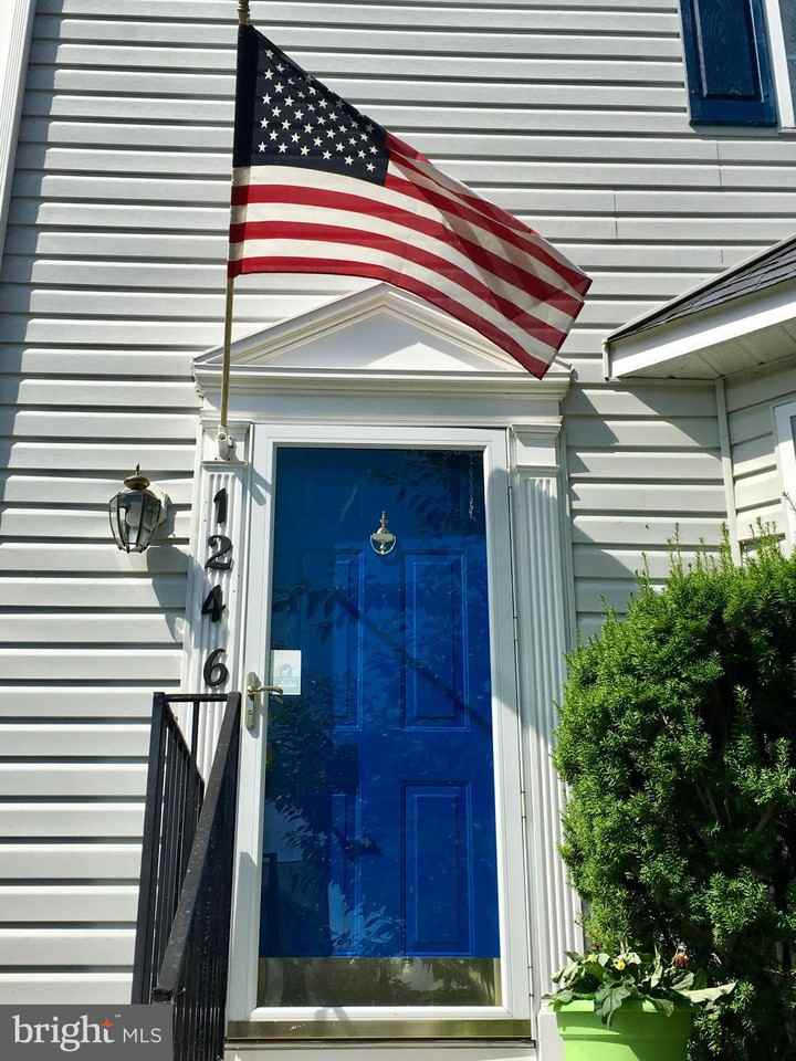 1246 Splashing Brook Dr - Photo 3 of 37