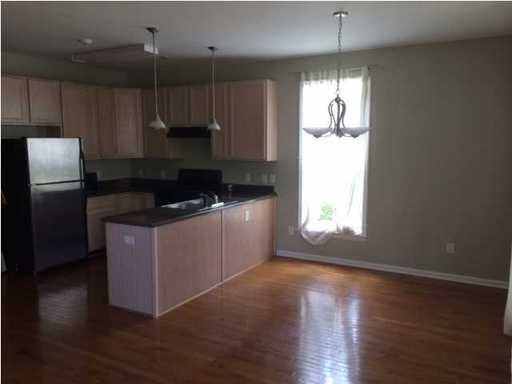 870 Sedge Ct - Photo 2 of 3