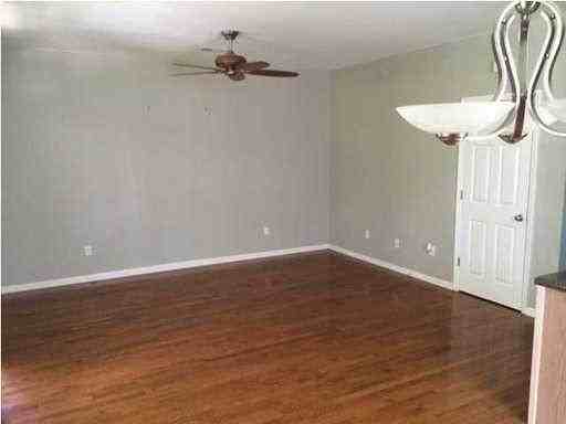 870 Sedge Ct - Photo 3 of 3