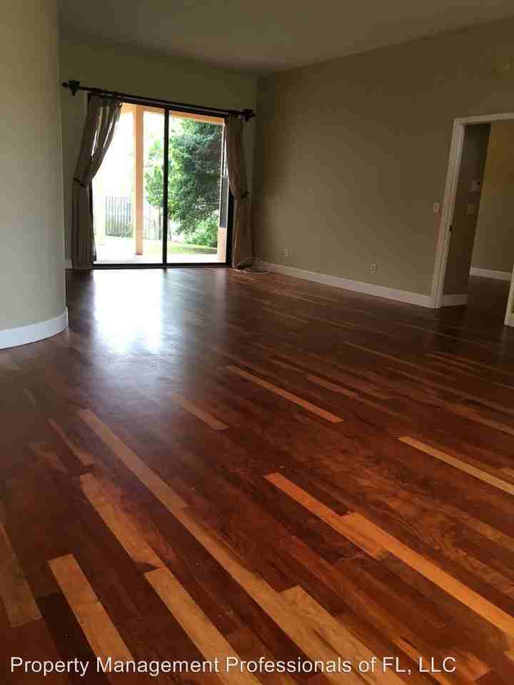 805 Live Oak Terrace NE - Photo 3 of 20