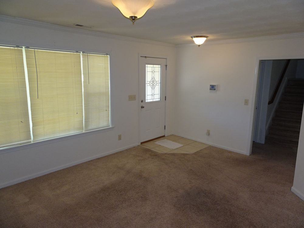 818 Oak Ave - Photo 2 of 18