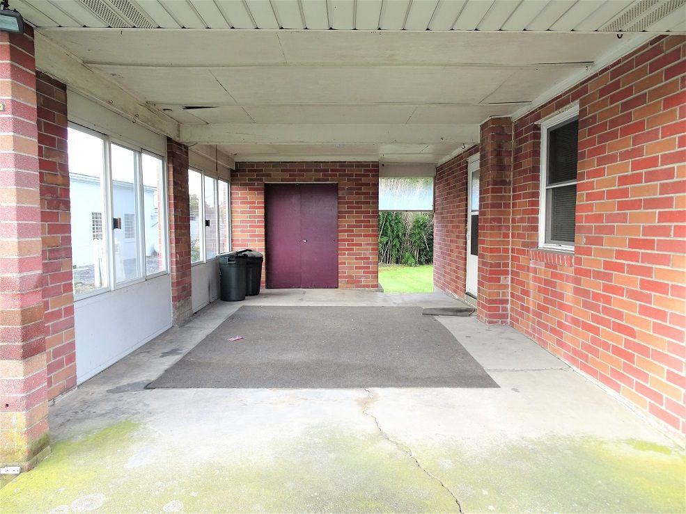 201 N Locust St - Photo 2 of 18