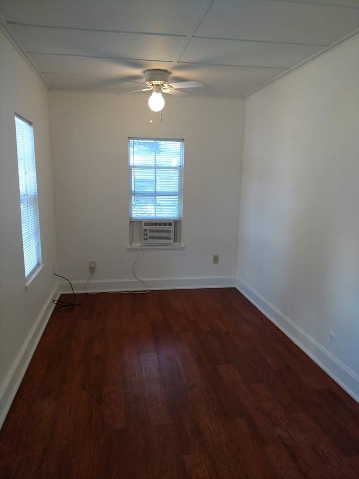 33 Ne 2nd Street - Photo 2 of 12