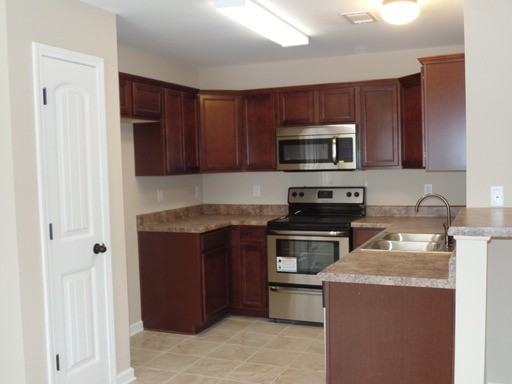 10216 Sterling Ridge Dr - Photo 3 of 7