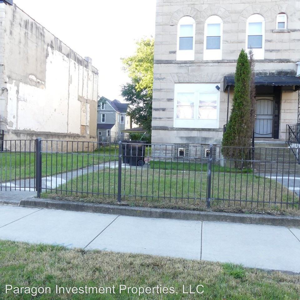 525 W 78th St - Photo 2 of 8