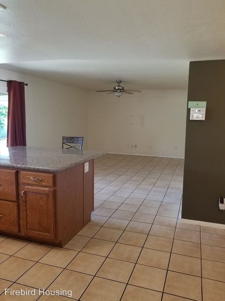 5301 E Redfield Rd - Photo 3 of 9