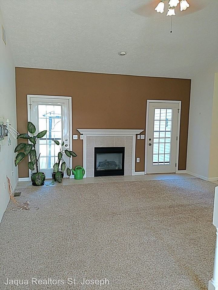 7285 Paw Paw Ave - Photo 2 of 14