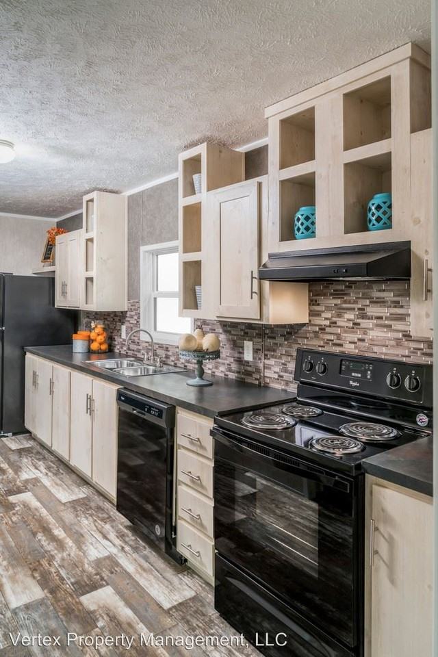 115 E Kansas Ave - Photo 3 of 7