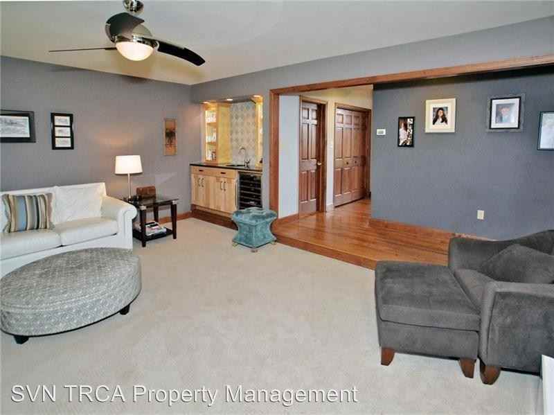 14 Hawthorne Ln - Photo 2 of 9