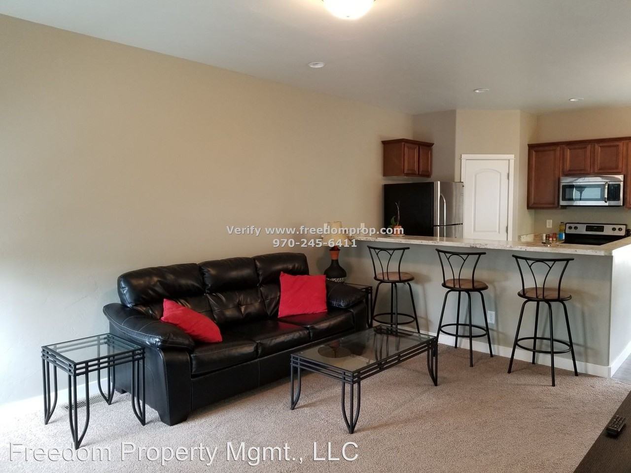 1022 Colorado Ave - Photo 2 of 9