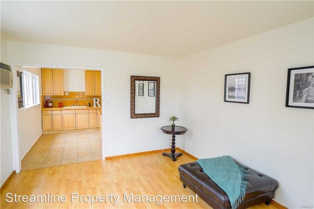 11631 206th St - Photo 3 of 8