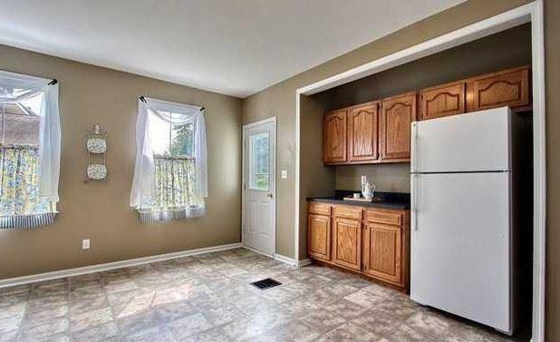 2454 Seven Valleys Rd - Photo 3 of 23