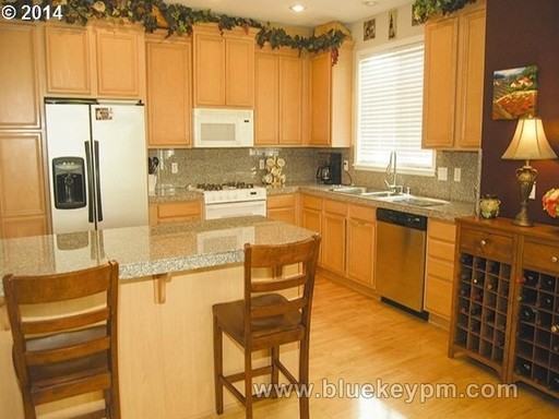 11006 NW 36th Ave - Photo 3 of 12