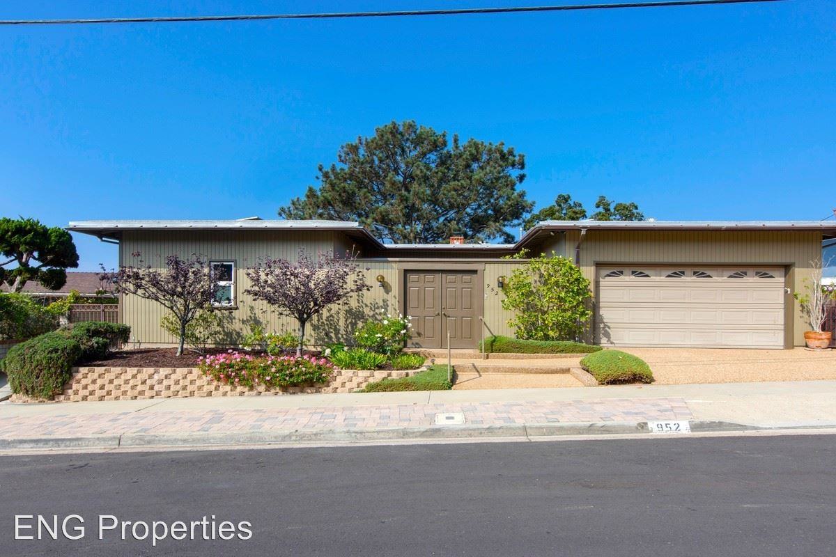 952 Amiford Dr - Photo 3 of 37