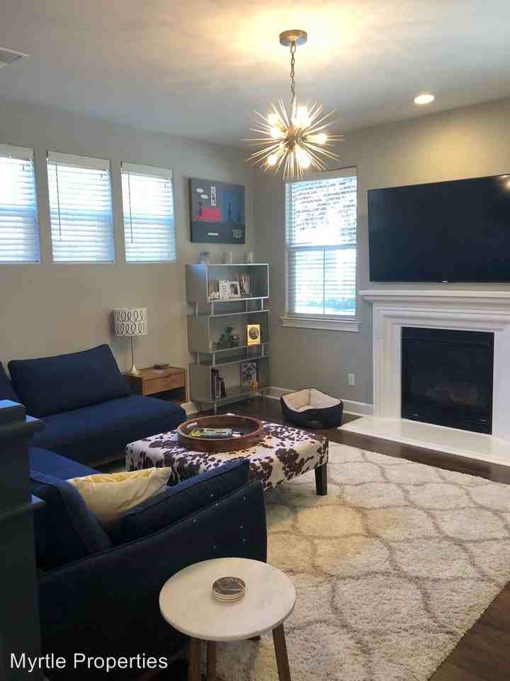 2455 Prairie Ln - Photo 3 of 19