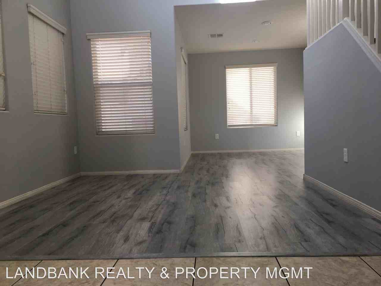 8119 Royal Arches St - Photo 2 of 22