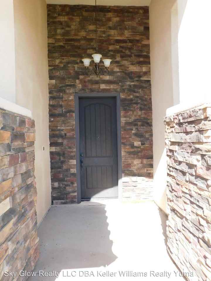 334 E 13th St - Photo 2 of 25