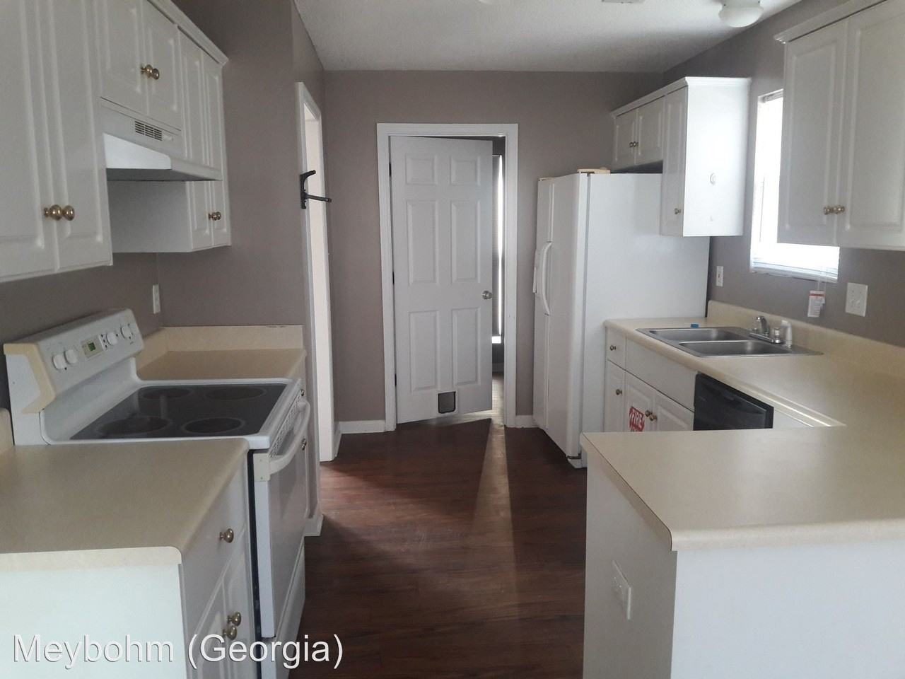 3803 Winchester Ct - Photo 3 of 10