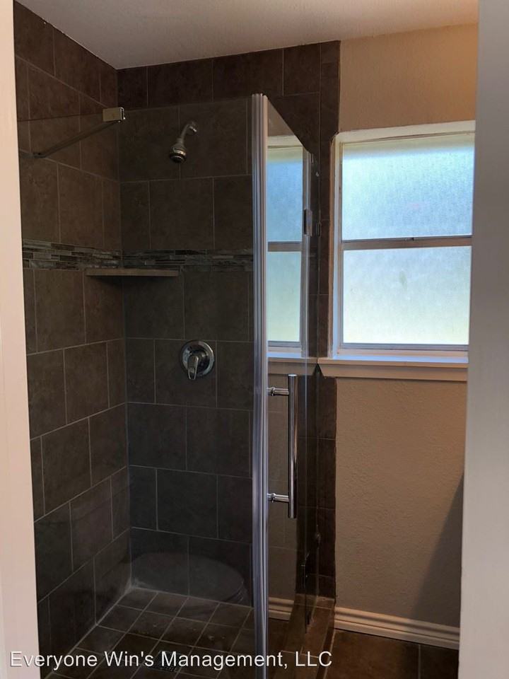 1616 Summer Pl Cir - Photo 2 of 11