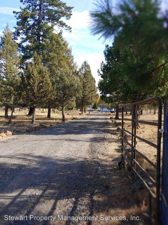 11747 Whispering Pines Dr - Photo 2 of 15