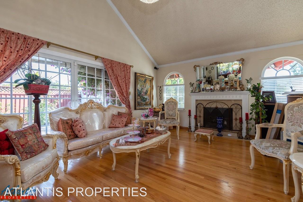 1305 Crossgates Ln - Photo 3 of 17