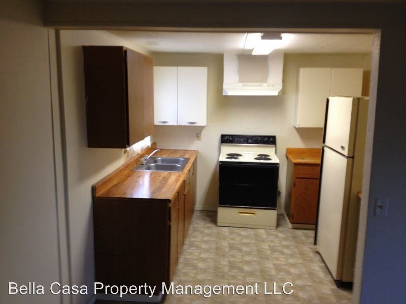 755 SW Cherry St - Photo 2 of 6