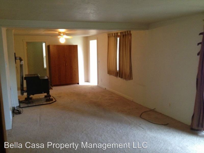 755 SW Cherry St - Photo 3 of 6