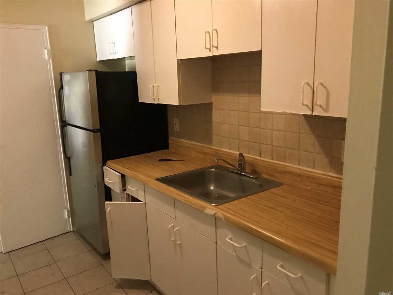 6 Ethan Allen Ct - Photo 2 of 8