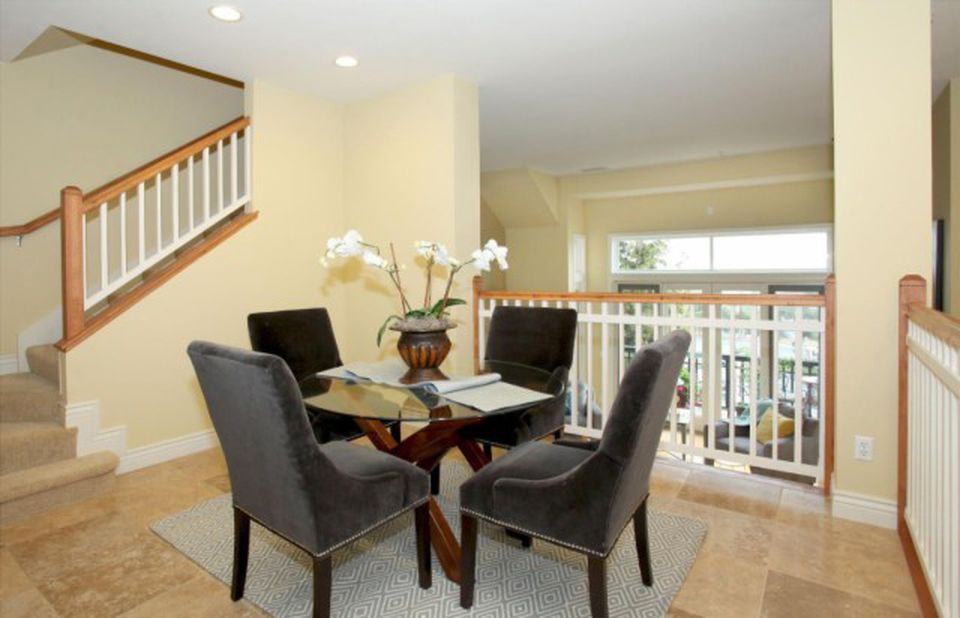 32 Loma Vista Lane - Photo 3 of 17