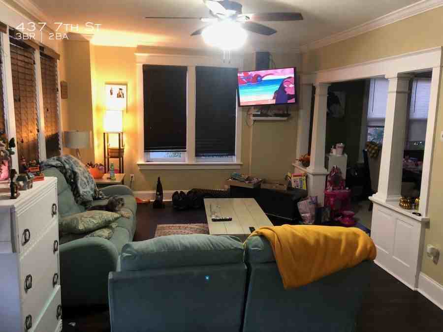 437 7th St - Photo 3 of 19