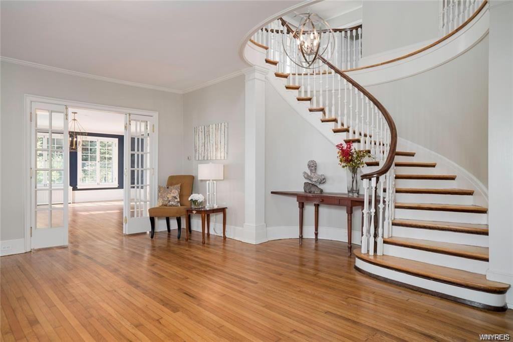 6768 Lake Shore Rd - Photo 2 of 31