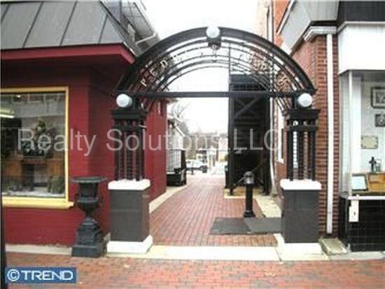 117 W Merchant St - Photo 2 of 2