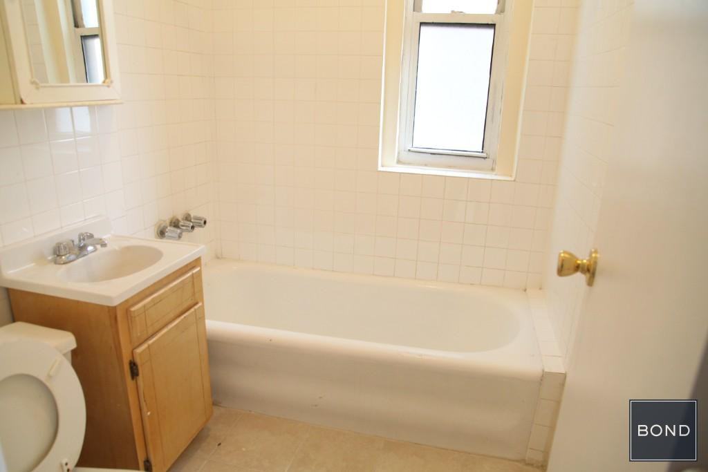 Broadway & W 218th St #3c