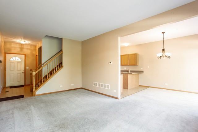 7201 Bradford Ct - Photo 3 of 10