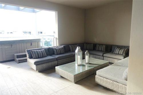 6331 North West 104th path - Photo 3 of 8