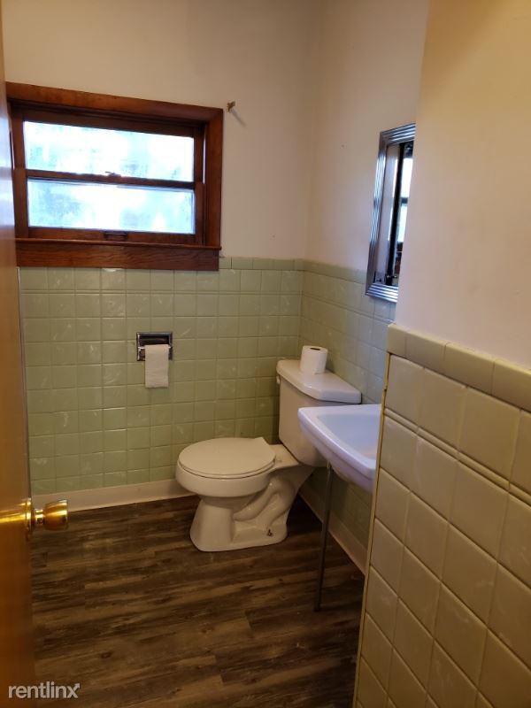 453 S Montgomery St - Photo 3 of 11