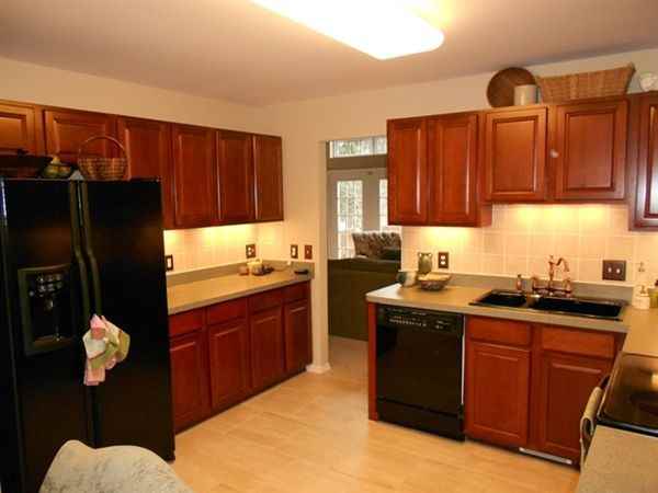 6482 Club Ct E - Photo 3 of 5