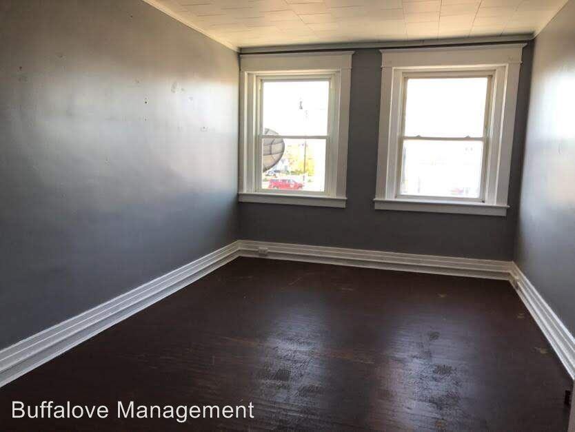 465 Niagara St - Photo 2 of 18