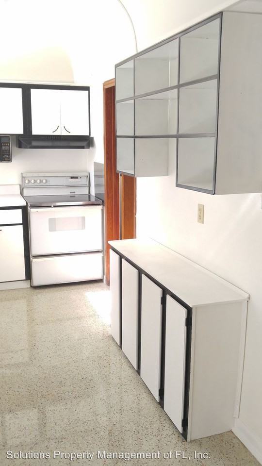 409 4th Pl - Photo 2 of 26