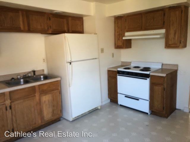 1756 Peacock Rd - Photo 3 of 5