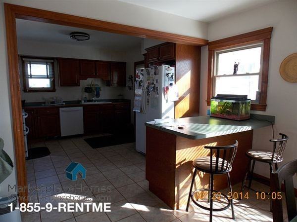 224 N Collins St - Photo 2 of 10