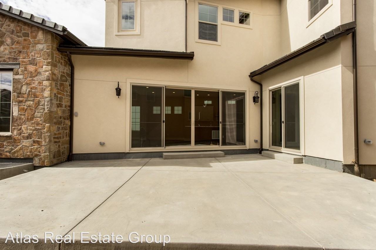 2644 S Orchard St - Photo 2 of 46