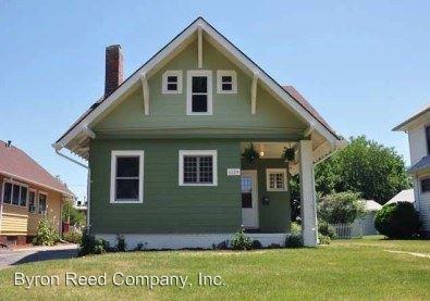1129 S 32nd St - Photo 2 of 9