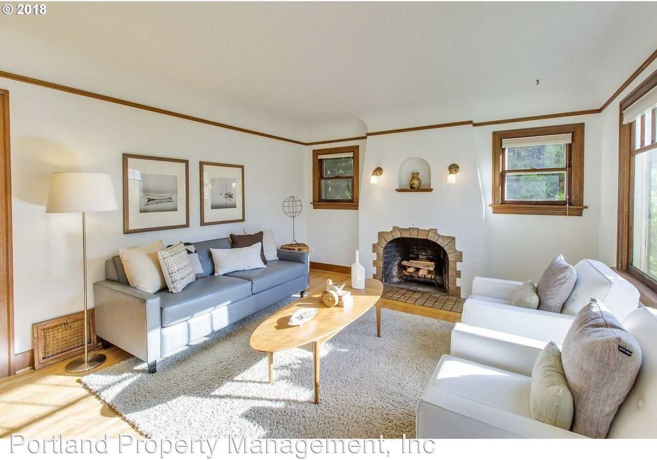 2564 NE 32nd Pl - Photo 2 of 24