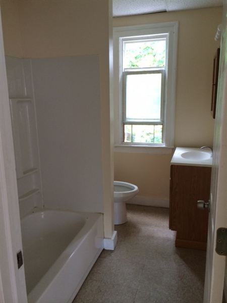 433 Shelton Ave Fl 1 - Photo 2 of 3