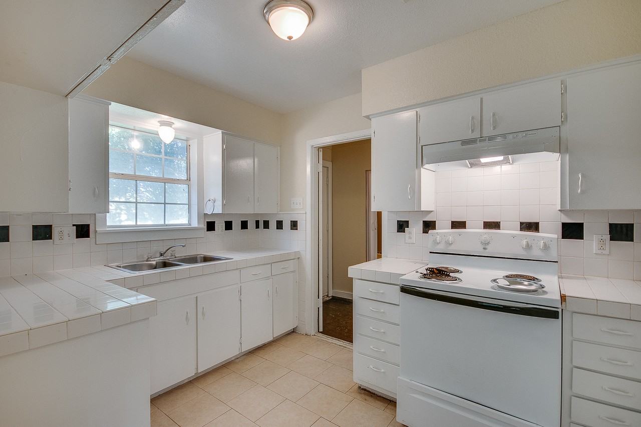 15 16th St N - Photo 3 of 13