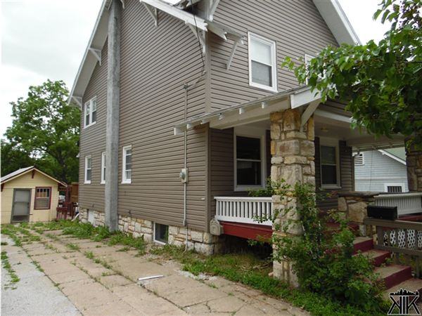 740 Magnolia St - Photo 3 of 21