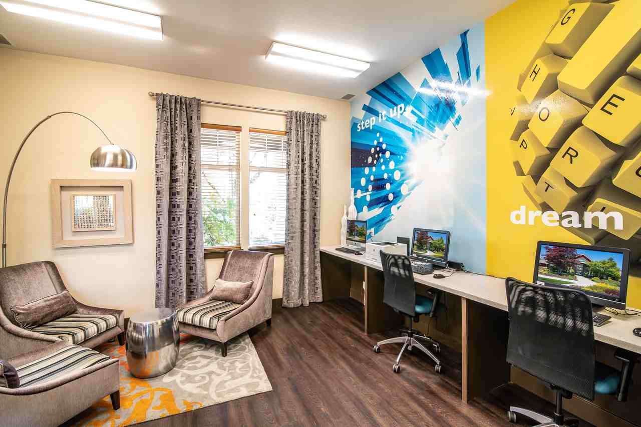 The Retreat at Bothell - Photo 7 of 11