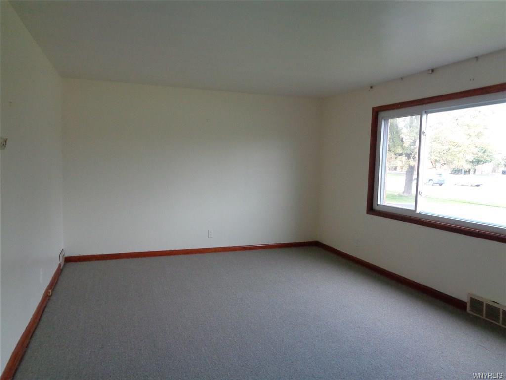 2527 Sheridan Dr - Photo 3 of 12